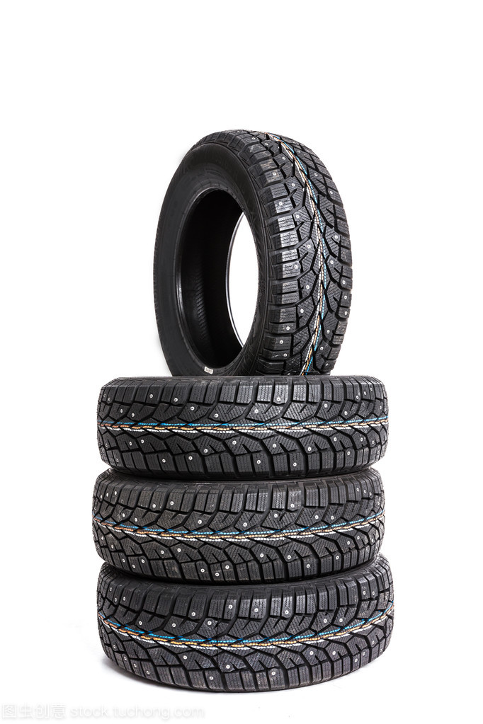 孤立的黑色輪胎 汽車輪胎的演變與重要性